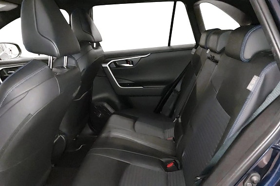 Toyota RAV4 17 of 22