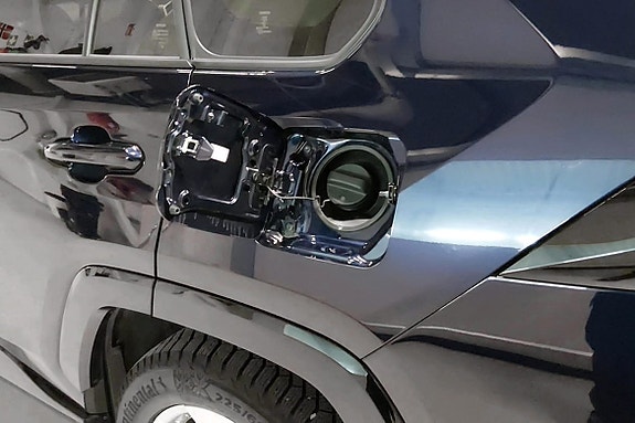 Toyota RAV4 9 of 22