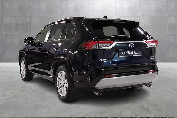 Toyota RAV4 3 of 22