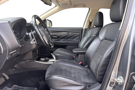 Mitsubishi Outlander 3 of 8
