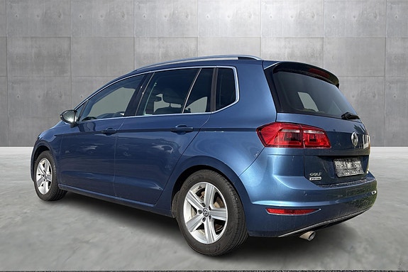 Volkswagen Golf Sportsvan 2 of 7