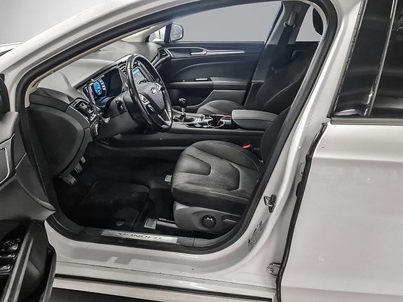 Ford Mondeo 9 of 25