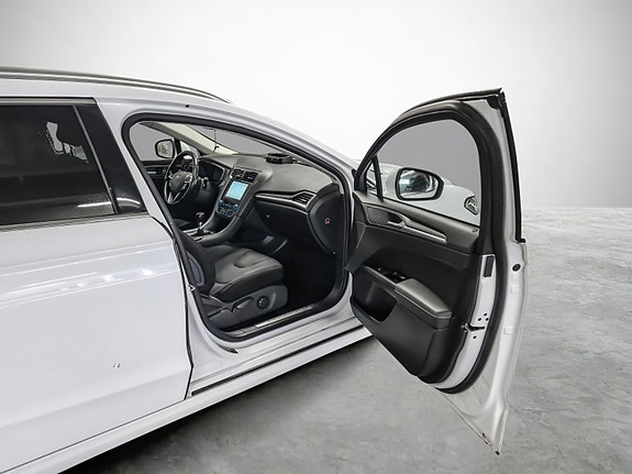 Ford Mondeo 14 of 25