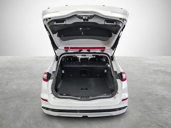 Ford Mondeo 19 of 25