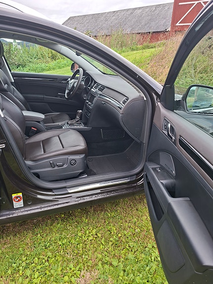 Skoda Superb 10 of 28