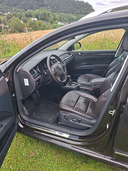 Skoda Superb 9 of 28