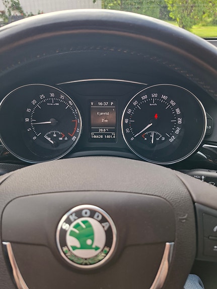 Skoda Superb 16 of 28