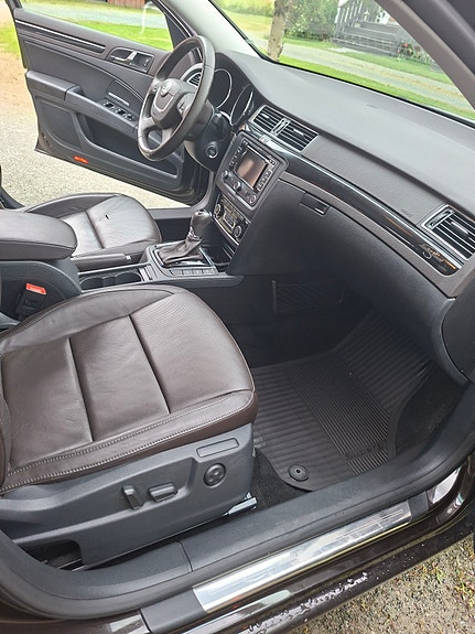 Skoda Superb 13 of 28