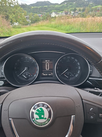 Skoda Superb 15 of 28