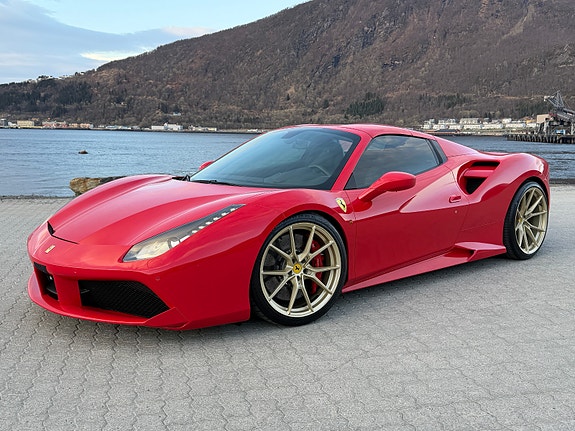 Ferrari 488 Spider 2 of 18