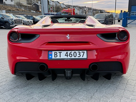 Ferrari 488 Spider 5 of 18