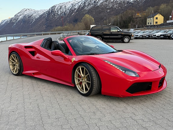 Ferrari 488 Spider 3 of 18