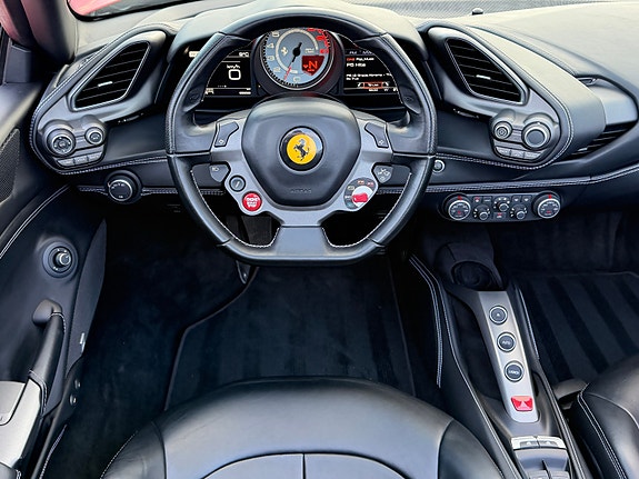 Ferrari 488 Spider 9 of 18