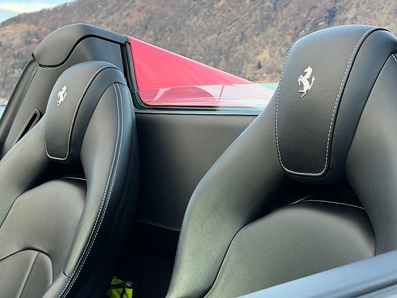 Ferrari 488 Spider 8 of 18