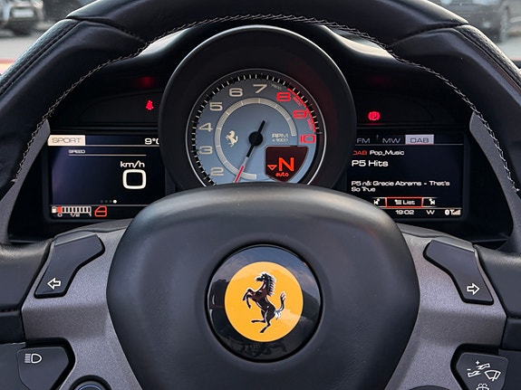 Ferrari 488 Spider 12 of 18