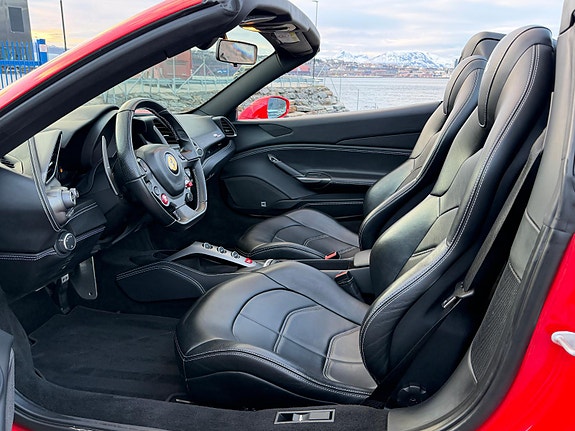 Ferrari 488 Spider 7 of 18