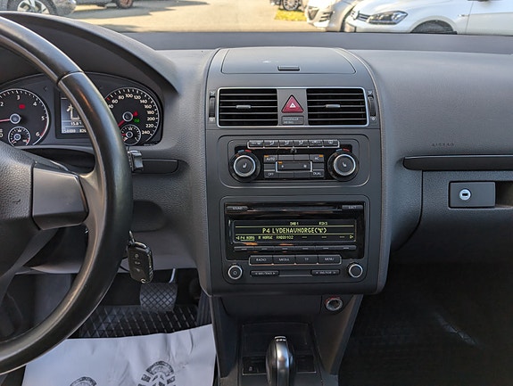 Volkswagen Touran 14 of 25