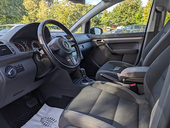 Volkswagen Touran 9 of 25