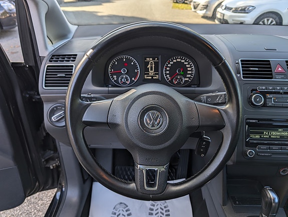 Volkswagen Touran 13 of 25