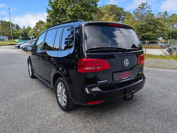 Volkswagen Touran 4 of 25