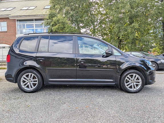 Volkswagen Touran 7 of 25