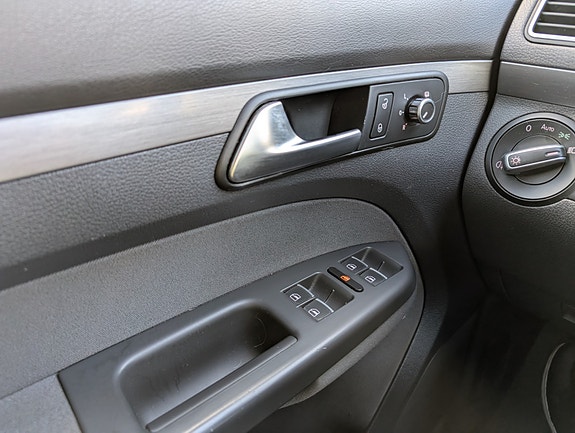 Volkswagen Touran 16 of 25