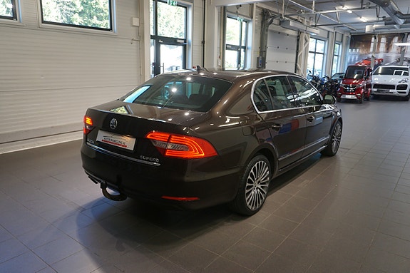 Skoda Superb 9 of 30