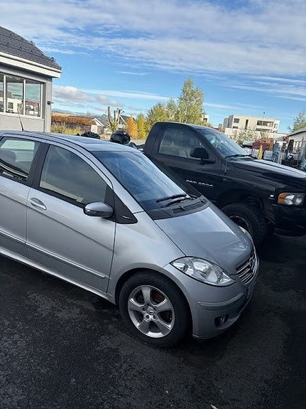 Mercedes-Benz A150 2 of 6