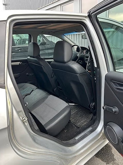 Mercedes-Benz A150 5 of 6