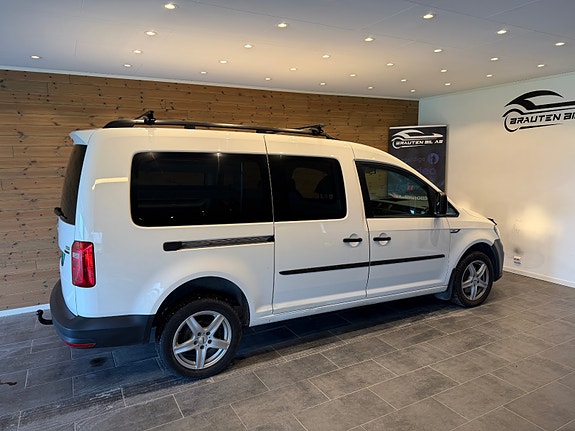 Volkswagen Caddy Maxi 10 of 17