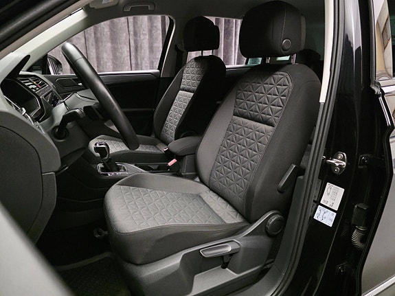 Volkswagen Tiguan 11 of 30