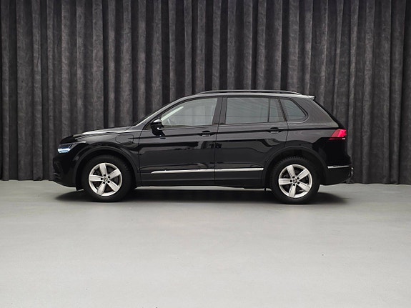 Volkswagen Tiguan 4 of 30