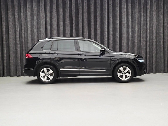 Volkswagen Tiguan 8 of 30