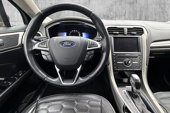 Ford Mondeo 18 of 27