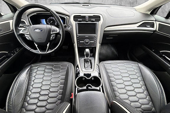 Ford Mondeo 16 of 27