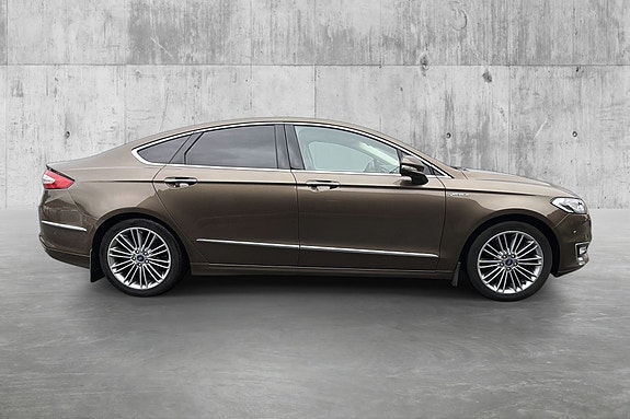 Ford Mondeo 4 of 27