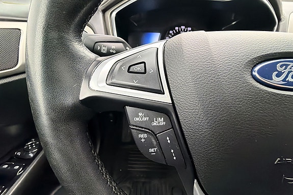 Ford Mondeo 19 of 27