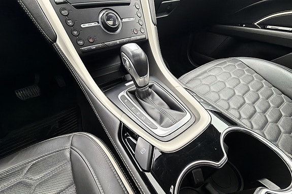 Ford Mondeo 21 of 27