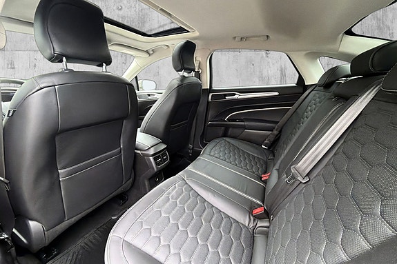 Ford Mondeo 15 of 27