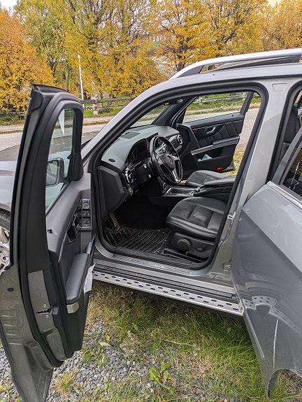 Mercedes-Benz GLK220 8 of 9