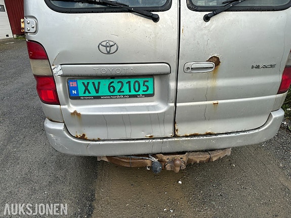 Toyota HiAce 13 of 28