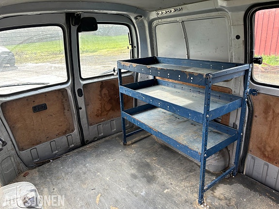 Toyota HiAce 20 of 28