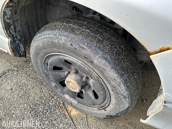 Toyota HiAce 8 of 28