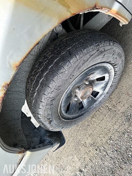 Toyota HiAce 9 of 28