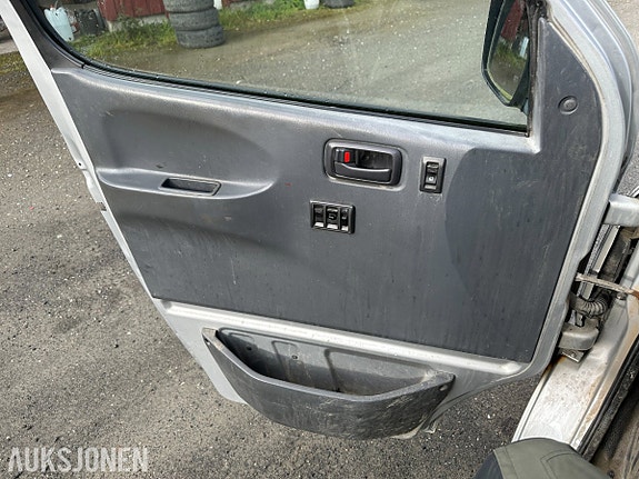 Toyota HiAce 27 of 28