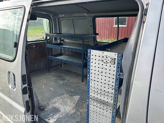 Toyota HiAce 18 of 28