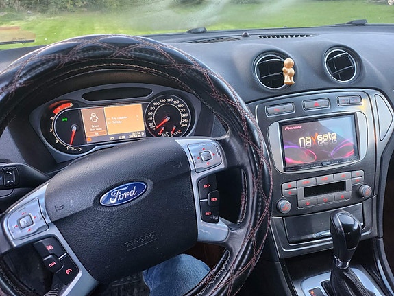 Ford Mondeo 13 of 24