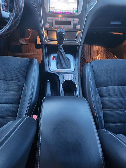 Ford Mondeo 21 of 24