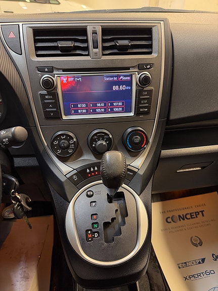 Toyota Verso-S 14 of 19