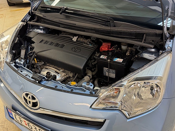 Toyota Verso-S 12 of 19